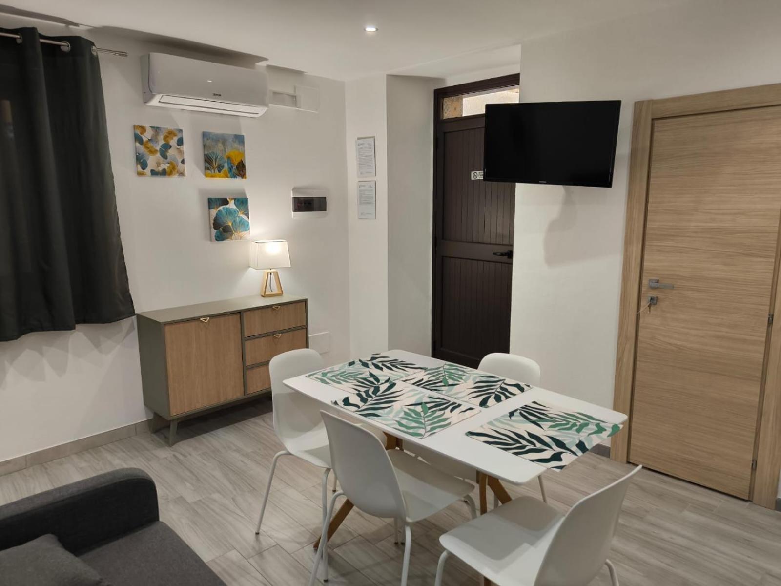 Studio Apartments Salvo 7 อากริเจนโต ภายนอก รูปภาพ